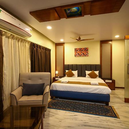 Hotel Lj Dadi'S Grand Višákhapatnam Exteriér fotografie
