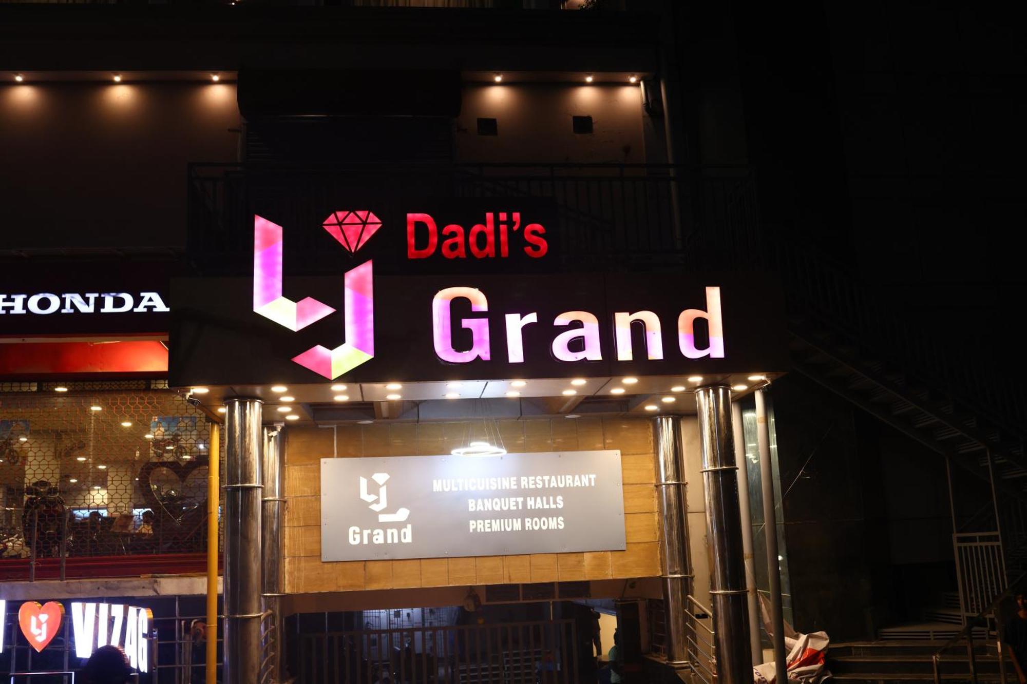 Hotel Lj Dadi'S Grand Višákhapatnam Exteriér fotografie