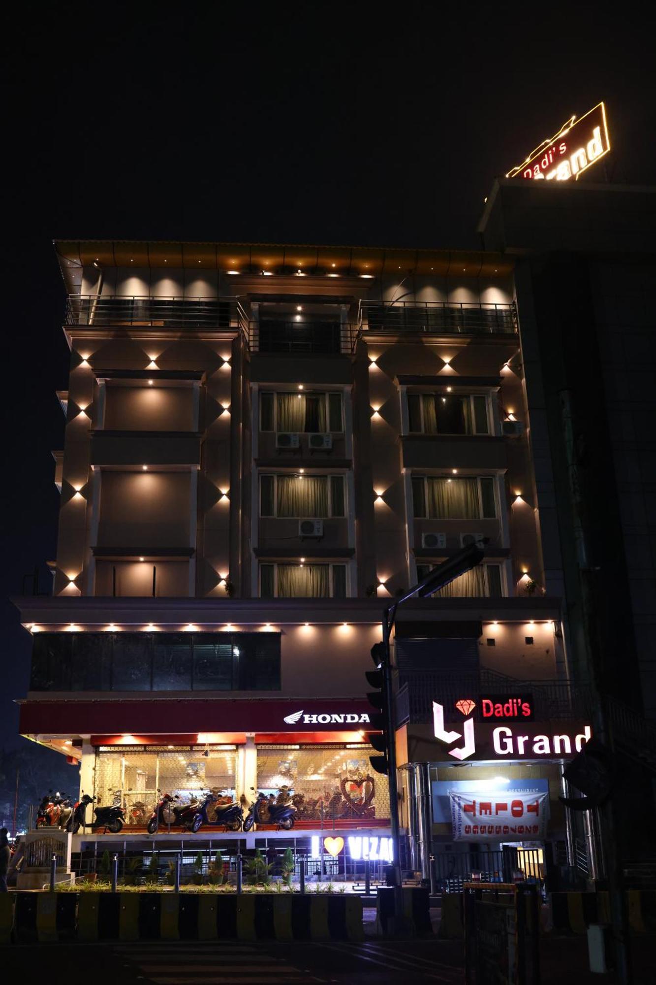 Hotel Lj Dadi'S Grand Višákhapatnam Exteriér fotografie