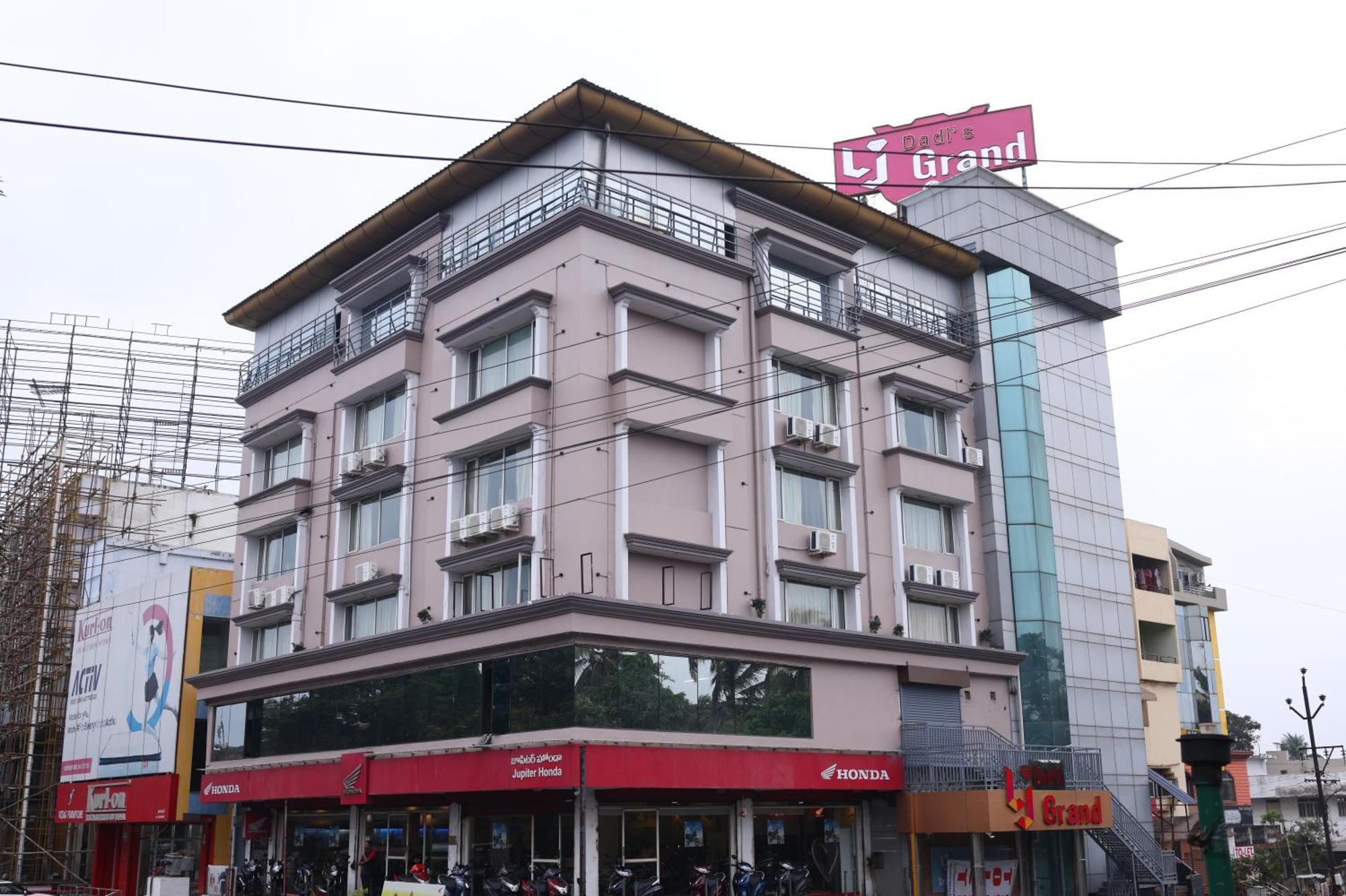 Hotel Lj Dadi'S Grand Višákhapatnam Exteriér fotografie