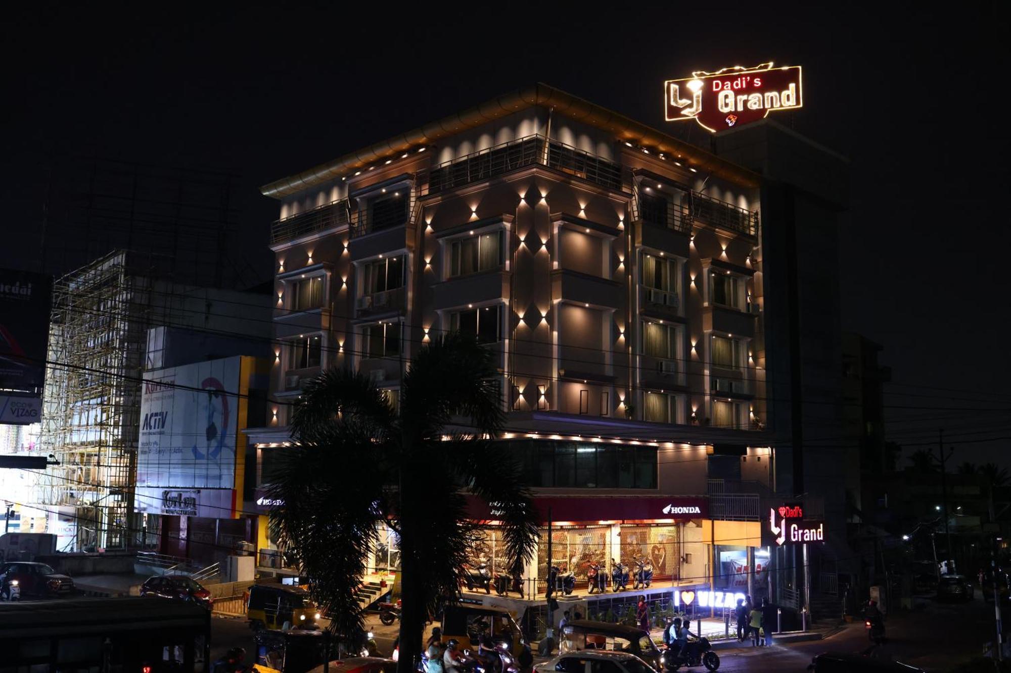 Hotel Lj Dadi'S Grand Višákhapatnam Exteriér fotografie