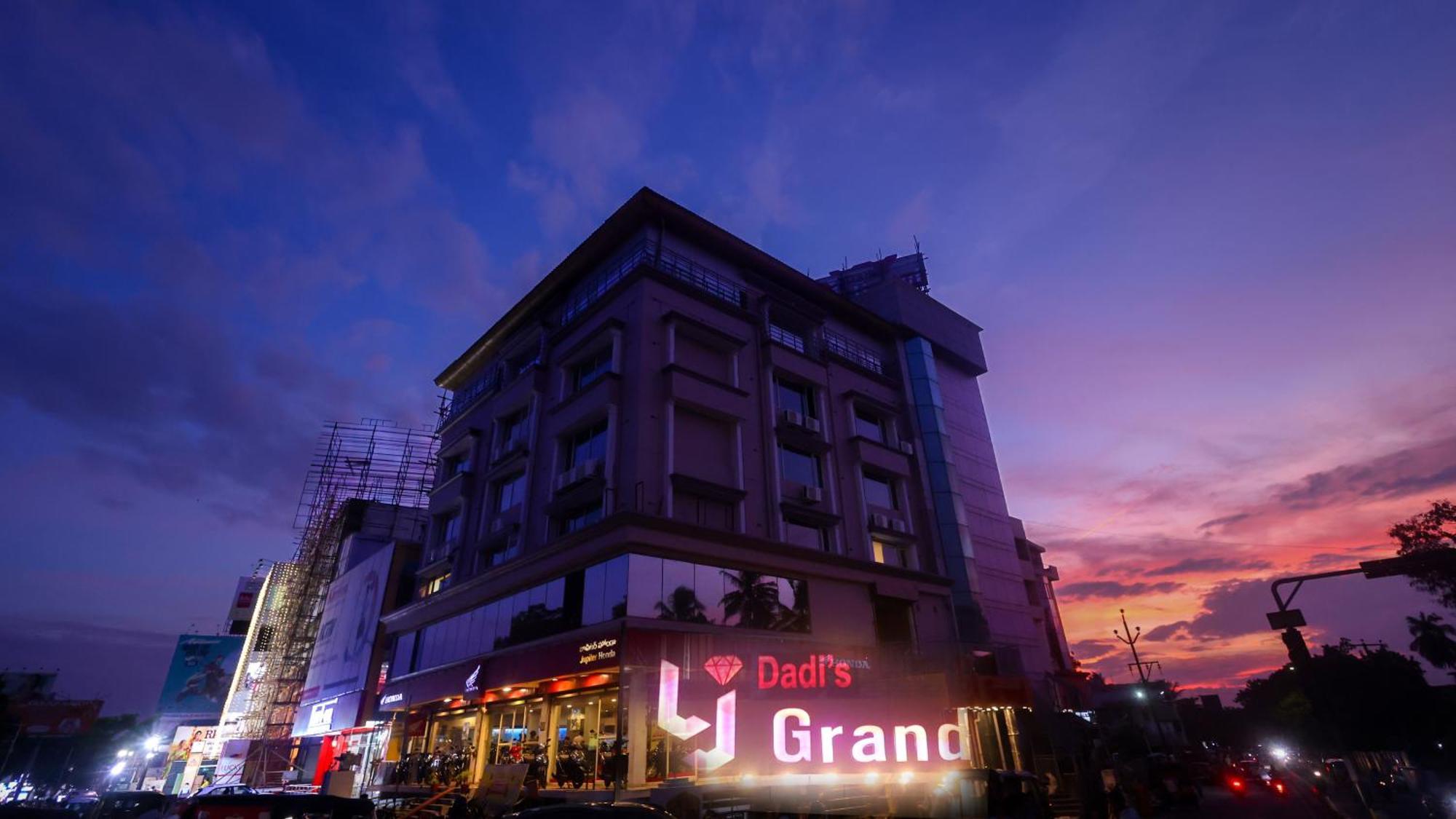 Hotel Lj Dadi'S Grand Višákhapatnam Exteriér fotografie